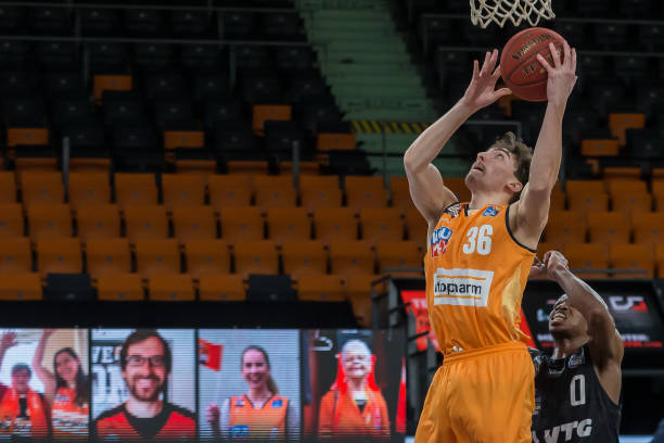 锋带来了许 锋带来了许