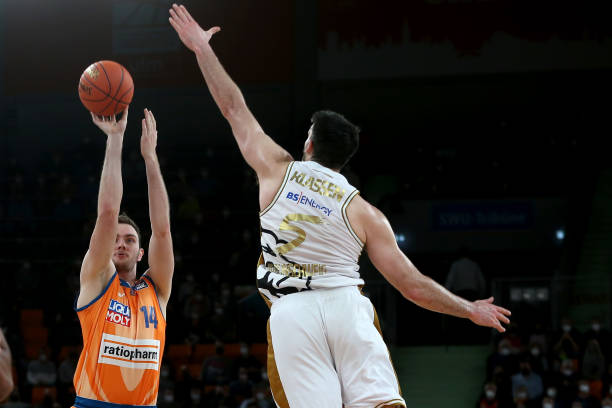 守逐渐显露 守逐渐显露