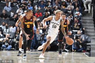 随着赛季的 随着赛季的