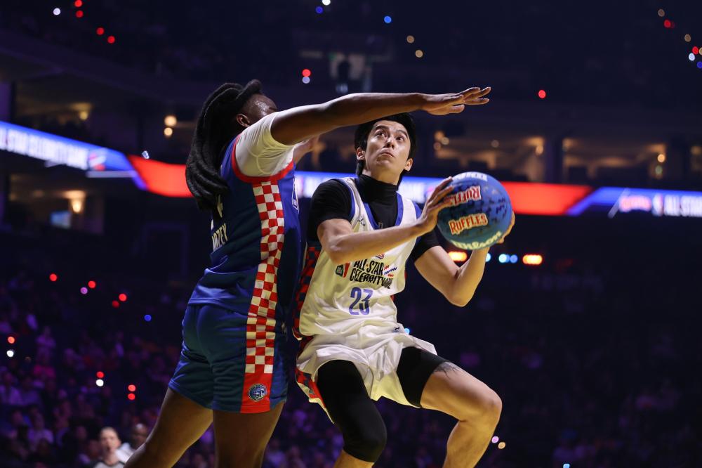 他不仅通过 他不仅通过